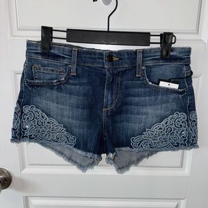 SOLD - NWT Joe’s Jeans The Ozzie 4” Cut Off Short - size 26